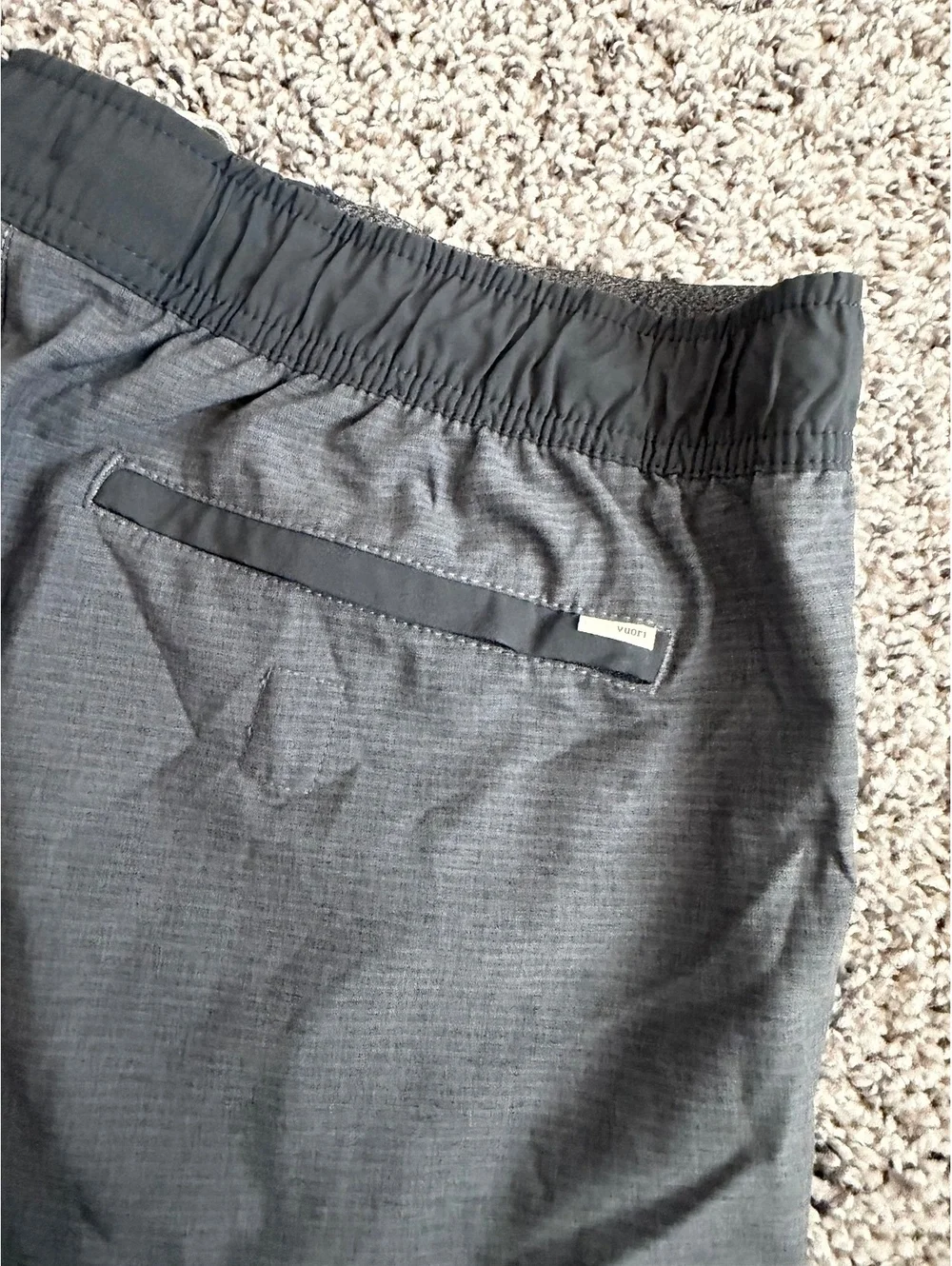 VUORI V130 CharcoalGray Performance Athletic Zip Pocket Drawstring Shorts Size L